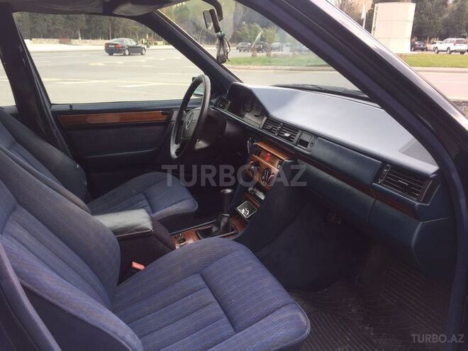 Mercedes E 220 1992, 238,000 km - 2.2 л - Sumqayıt