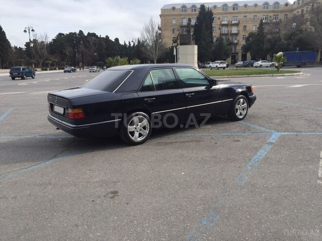 Mercedes E 220 1992, 238,000 km - 2.2 л - Sumqayıt
