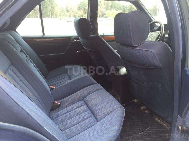 Mercedes E 220 1992, 238,000 km - 2.2 л - Sumqayıt