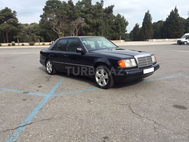Mercedes E 220 1992, 238,000 km - 2.2 л - Sumqayıt