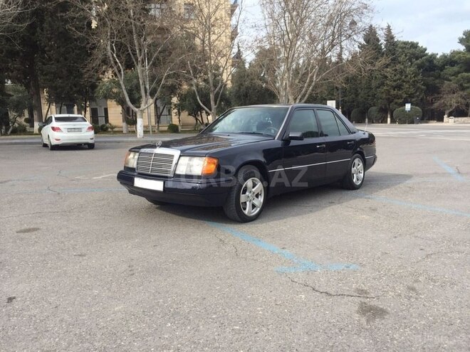 Mercedes E 220 1992, 238,000 km - 2.2 л - Sumqayıt