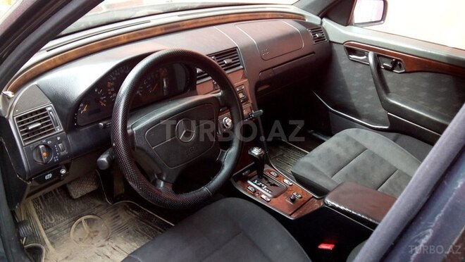 Mercedes C 200 1997, 220,000 km - 2.0 l - Bakı