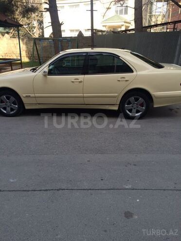 Mercedes E 220 2001, 180 km - 1.8 л - Bakı