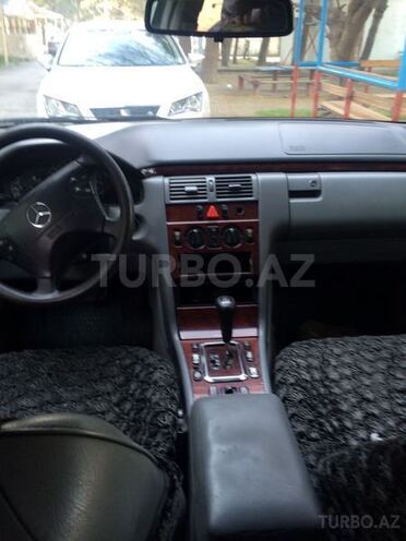 Mercedes E 220 2001, 180 km - 1.8 л - Bakı