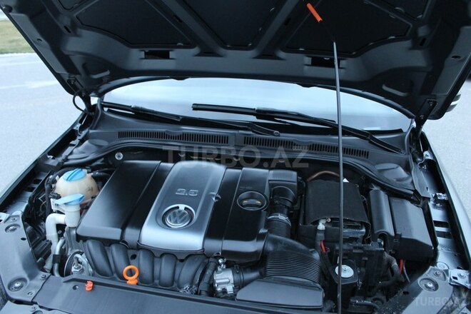 Volkswagen Jetta 2011, 64,000 km - 2.5 л - Bakı