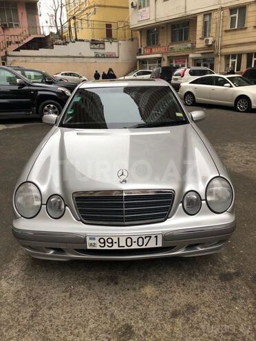 Mercedes E 240 2001, 160,000 km - 2.6 l - Bakı