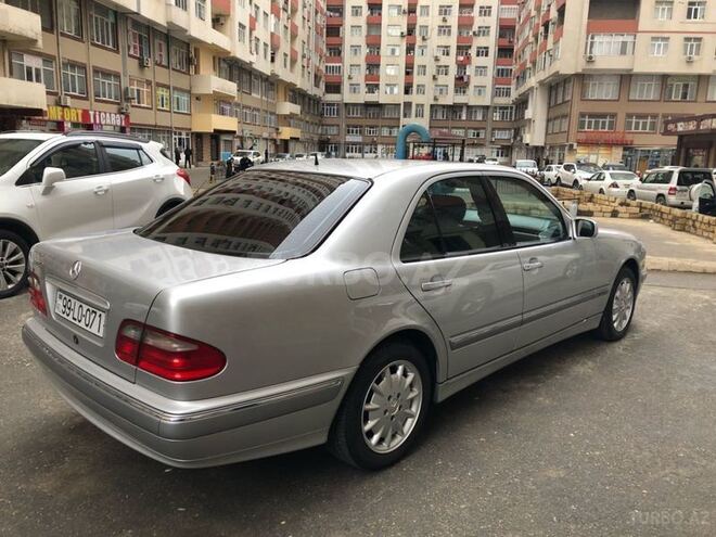 Mercedes E 240 2001, 160,000 km - 2.6 l - Bakı