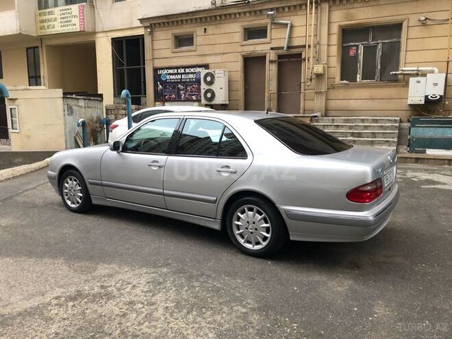 Mercedes E 240 2001, 160,000 km - 2.6 l - Bakı