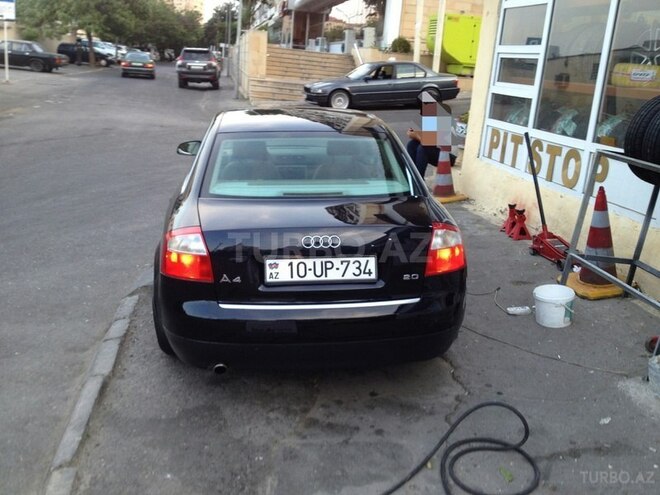 Audi A4 2002, 200,000 km - 2.0 l - Bakı