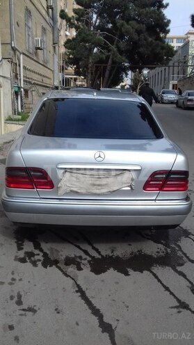 Mercedes E 240 1998, 319,500 km - 2.4 l - Bakı