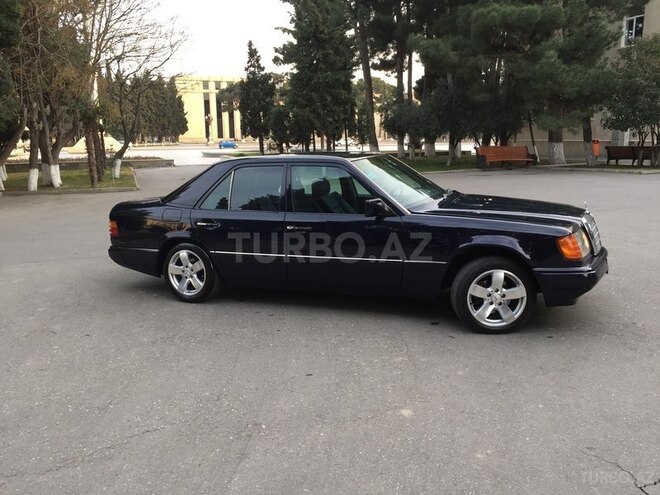 Mercedes E 220 1992, 238,000 km - 2.2 л - Sumqayıt