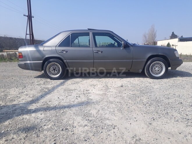 Mercedes E 230 1991, 25,000 km - 2.3 l - Bakı