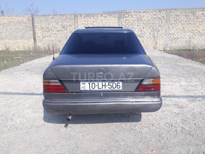 Mercedes E 230 1991, 25,000 km - 2.3 l - Bakı