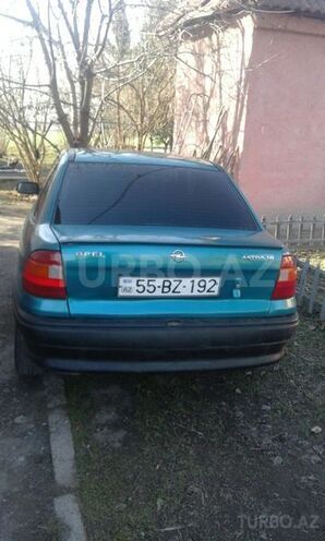 Opel Astra 1994, 415,000 km - 1.6 l - Şəki