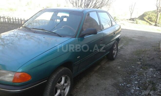Opel Astra 1994, 415,000 km - 1.6 l - Şəki