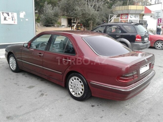 Mercedes E 220 1999, 332,000 km - 2.2 л - Bakı
