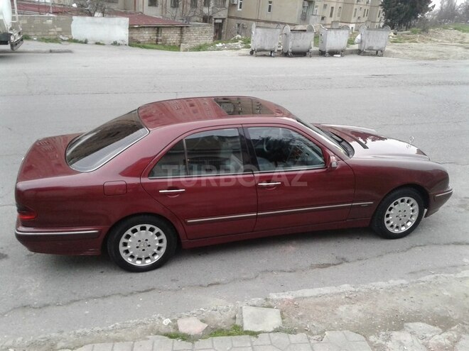 Mercedes E 220 1999, 332,000 km - 2.2 л - Bakı