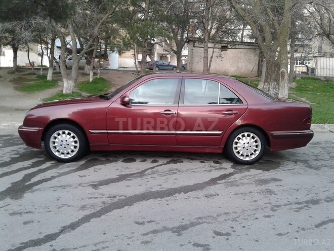 Mercedes E 220 1999, 314,000 km - 2.2 л - Bakı