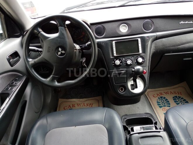 Mitsubishi Airtrek 2004, 196,614 km - 2.0 l - Sumqayıt