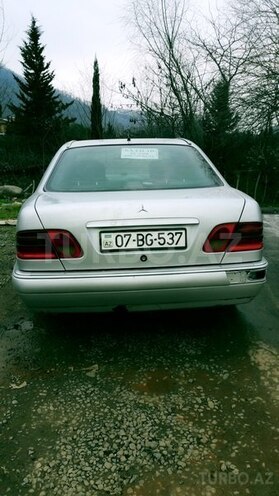Mercedes E 250 1998, 475,260 km - 2.5 л - Astara