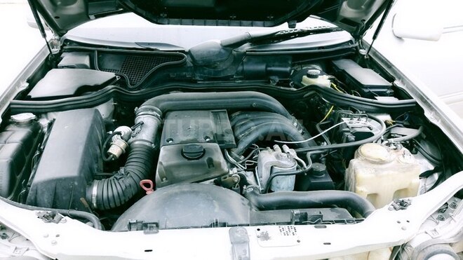 Mercedes E 250 1998, 475,260 km - 2.5 л - Astara