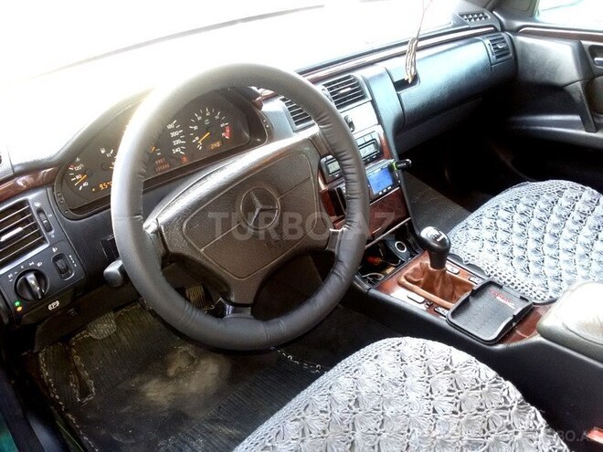 Mercedes E 230 1995, 333,000 km - 0.2 l - Xaçmaz