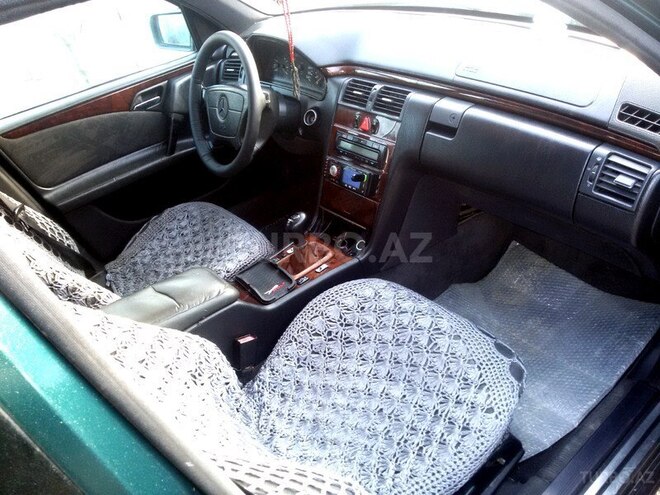 Mercedes E 230 1995, 333,000 km - 0.2 l - Xaçmaz