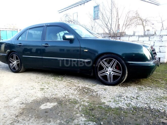 Mercedes E 230 1995, 333,000 km - 0.2 l - Xaçmaz