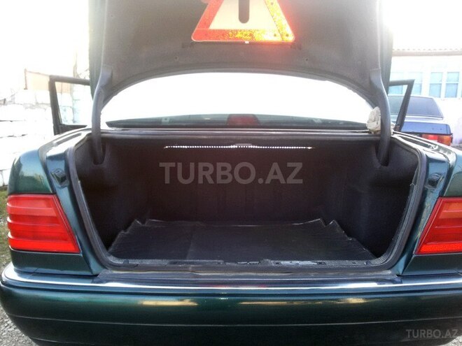 Mercedes E 230 1995, 333,000 km - 0.2 l - Xaçmaz