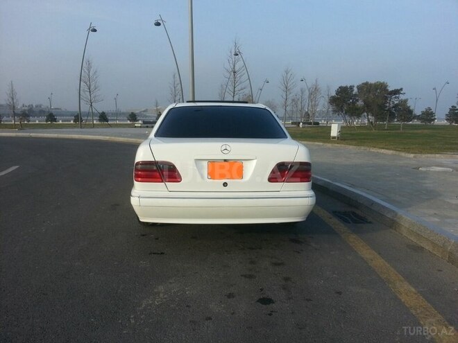 Mercedes E 320 1999, 246,000 km - 3.2 л - Bakı