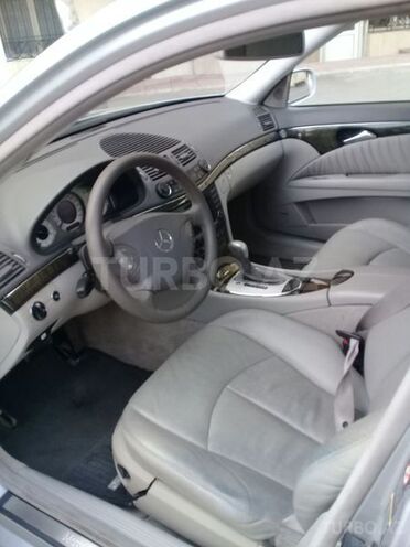 Mercedes E 240 2003, 201,000 km - 2.6 l - Bakı