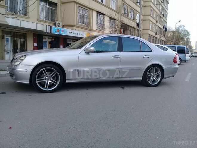Mercedes E 240 2003, 201,000 km - 2.6 l - Bakı