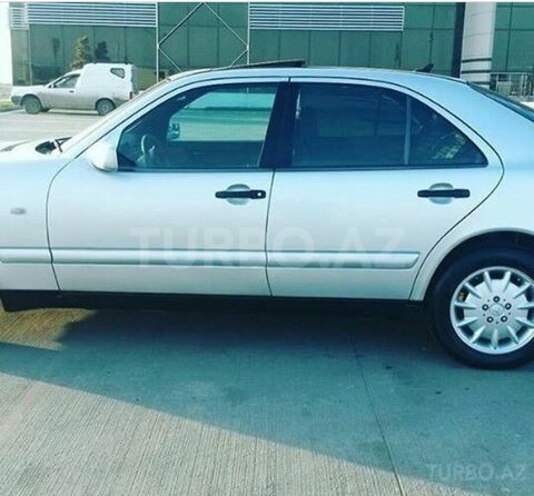 Mercedes E 230 1997, 500,000 km - 0.2 l - Şirvan