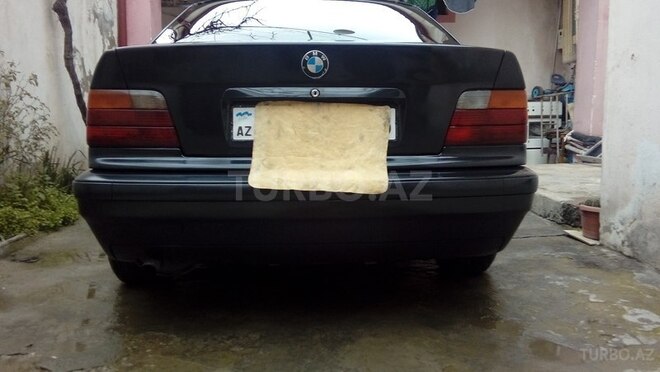 BMW 318 1993, 402,856 km - 1.8 l - Bakı