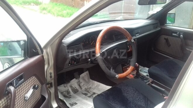 Mercedes 190 1992, 293,500 km - 2.0 l - Bakı