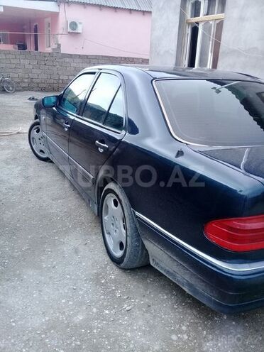 Mercedes E 200 1995, 240,000 km - 2.0 l - Bakı
