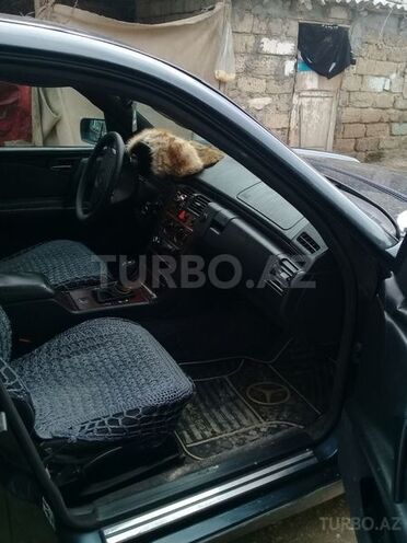 Mercedes E 200 1995, 240,000 km - 2.0 l - Bakı