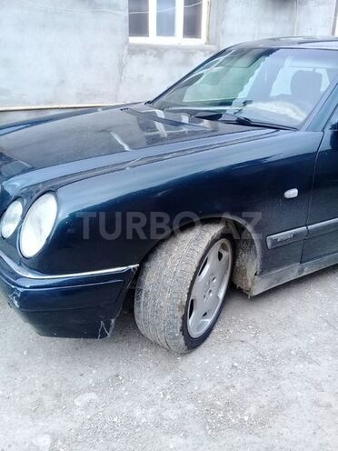 Mercedes E 200 1995, 240,000 km - 2.0 l - Bakı