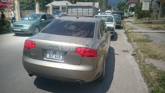 Audi A4 2005, 199,999 km - 2.0 l - Balakən