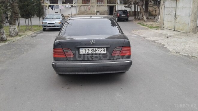 Mercedes E 270 2000, 208,523 km - 2.7 l - Bakı