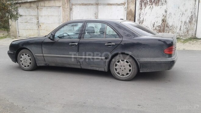 Mercedes E 270 2000, 208,523 km - 2.7 l - Bakı