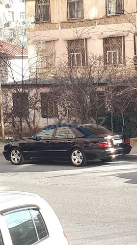 Mercedes E 280 1999, 197,239 km - 2.8 l - Bakı