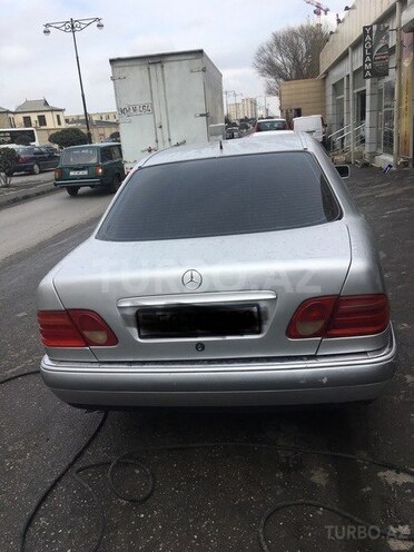 Mercedes E 240 1998, 305,350 km - 2.4 l - Bakı