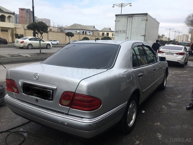 Mercedes E 240 1998, 305,350 km - 2.4 l - Bakı
