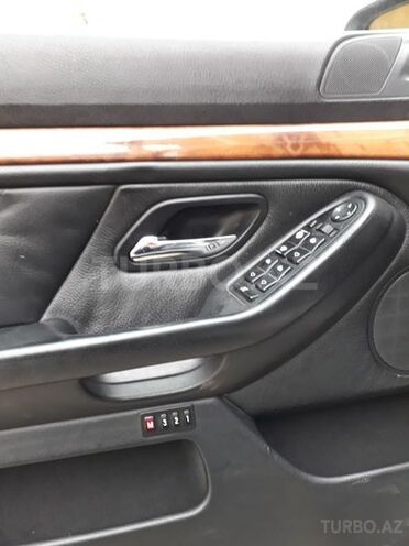 BMW 528 2000, 280,000 km - 2.8 л - Bakı