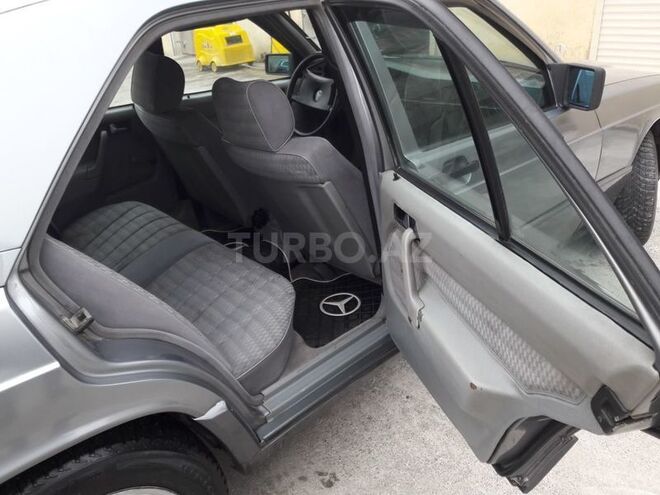 Mercedes 190 1990, 45,000 km - 2.3 л - Bakı