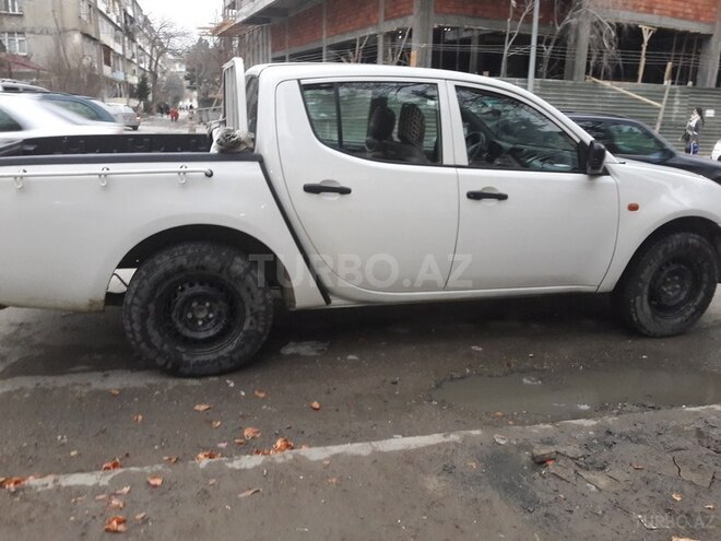 Mitsubishi L200 2007, 137,000 km - 2.5 l - Bakı
