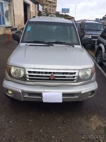 Mitsubishi Pajero io 1998, 235,987 km - 1.8 л - Bakı