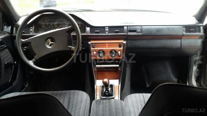 Mercedes E 230 1991, 325,000 km - 2.3 l - Bakı