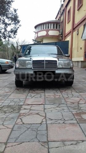 Mercedes E 230 1991, 325,000 km - 2.3 l - Bakı